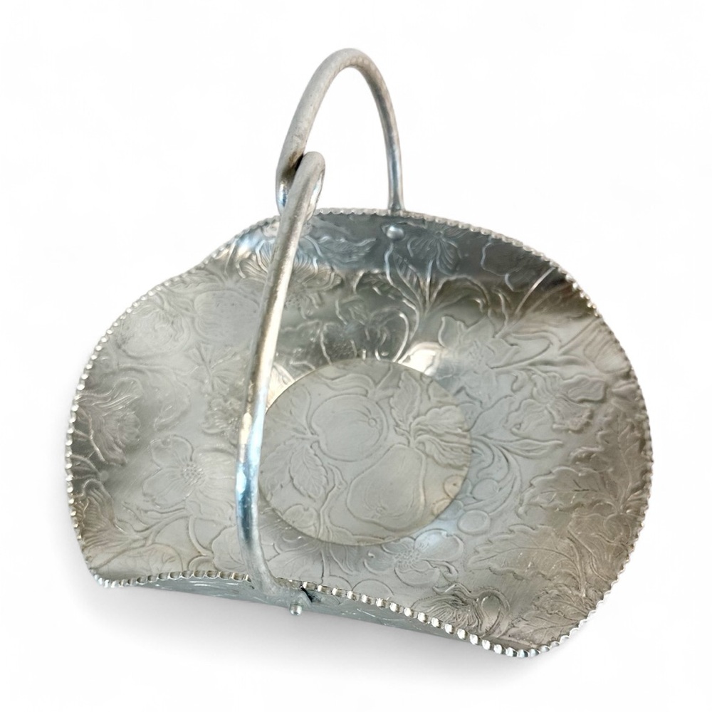 Hammered Aluminum Handled Small Basket, circa 30s-50s, Poor man's silver, Fruit